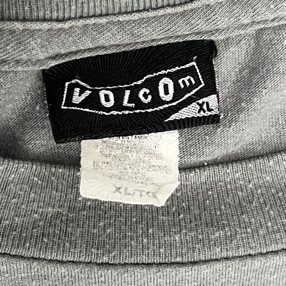 ๐๏ธโ๏ธ๐โโ๏ธ Vintage VOLCOM HAWAII North Shore SURF T-Shirt RARE Graphics XL - EUC - Picture 10 of 10